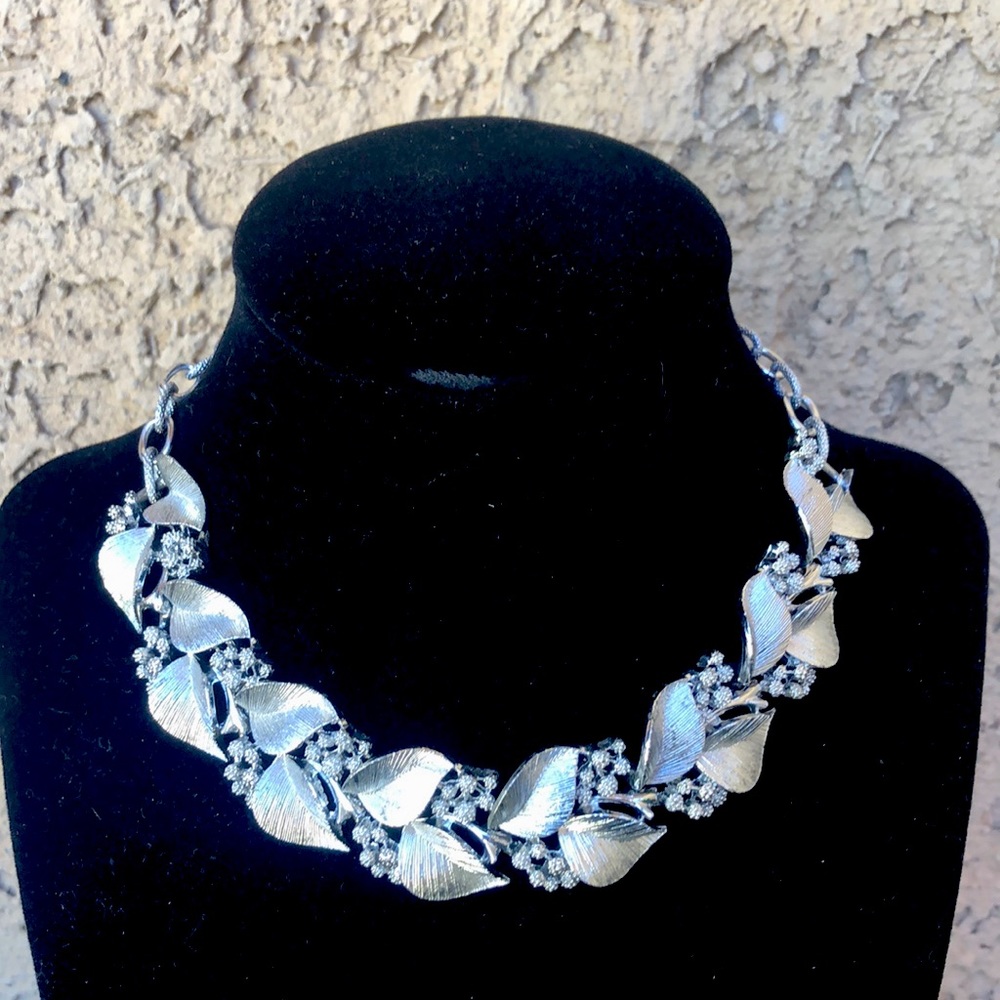 Vintage Costume Jewelry Silver Tone Floral Leaf Choker Necklace